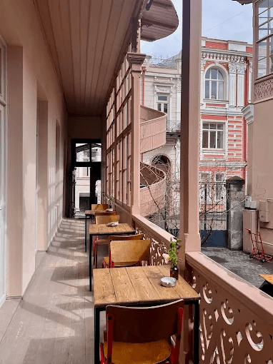 Courtyard seating
